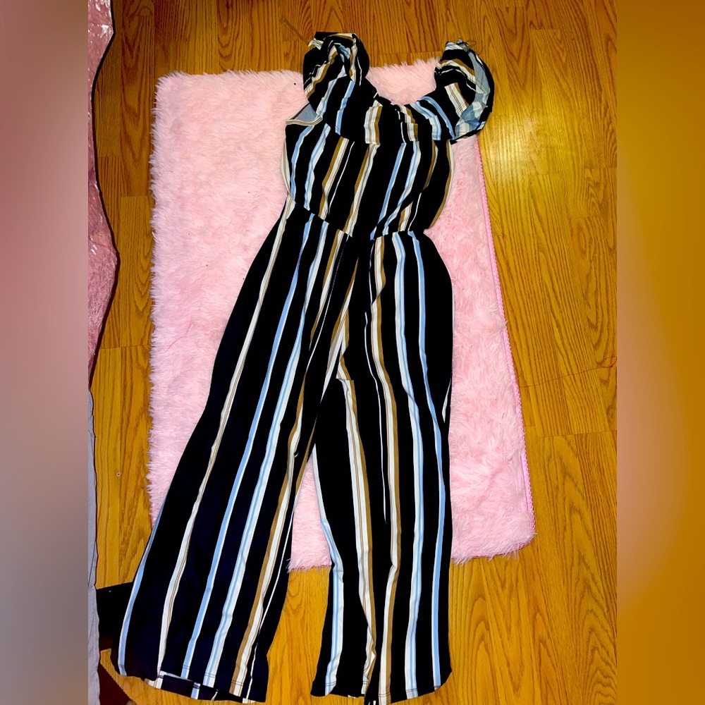 Off shoulder Romper ‼️